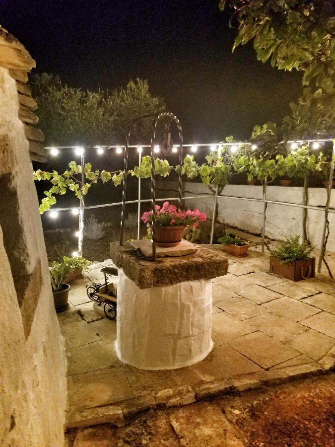 Antico Trullo Immerso Nella Campagna Алберобело Екстериор снимка